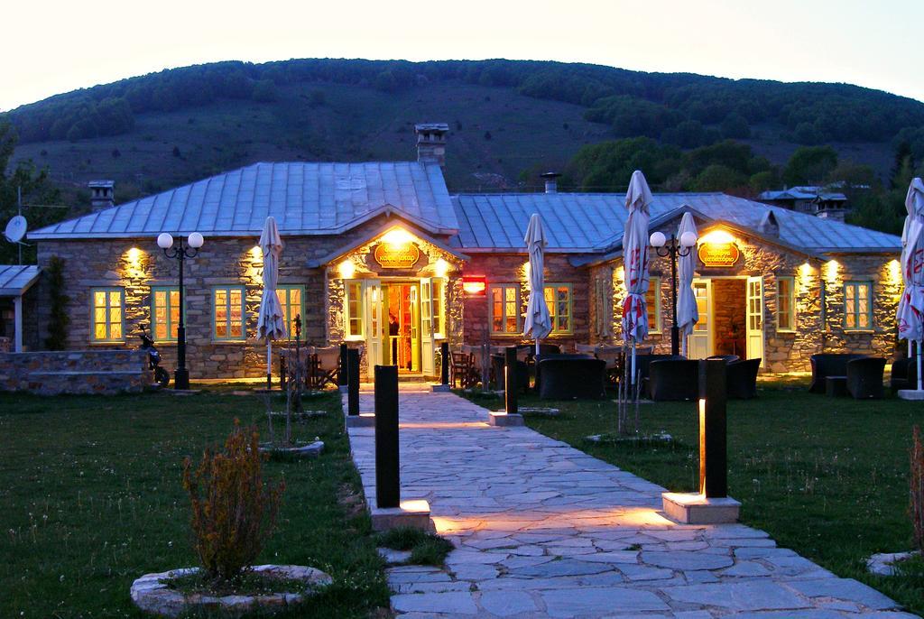 Linouria Hotel Nymfaio Exterior photo