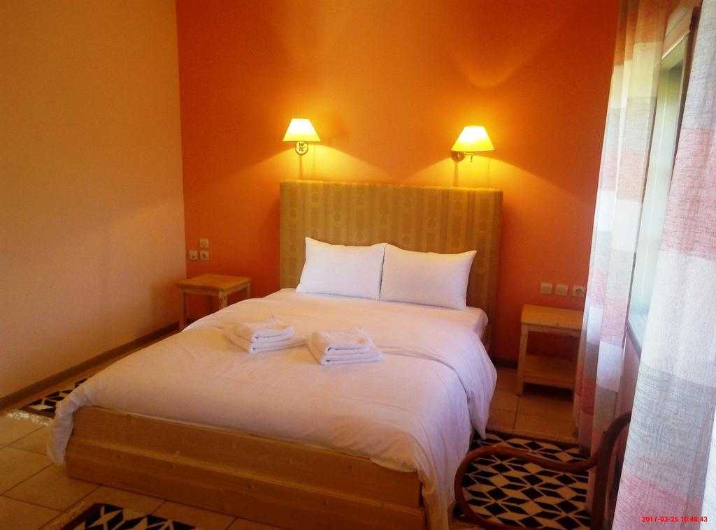 Linouria Hotel Nymfaio Exterior photo